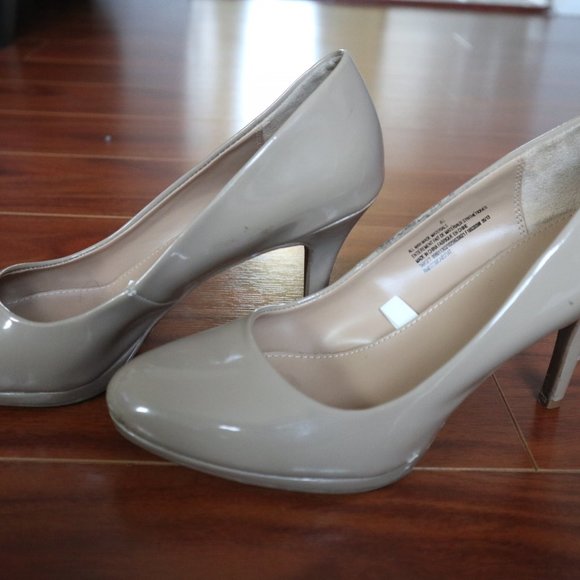 Merona Ladies Heels Beige - Picture 5 of 5